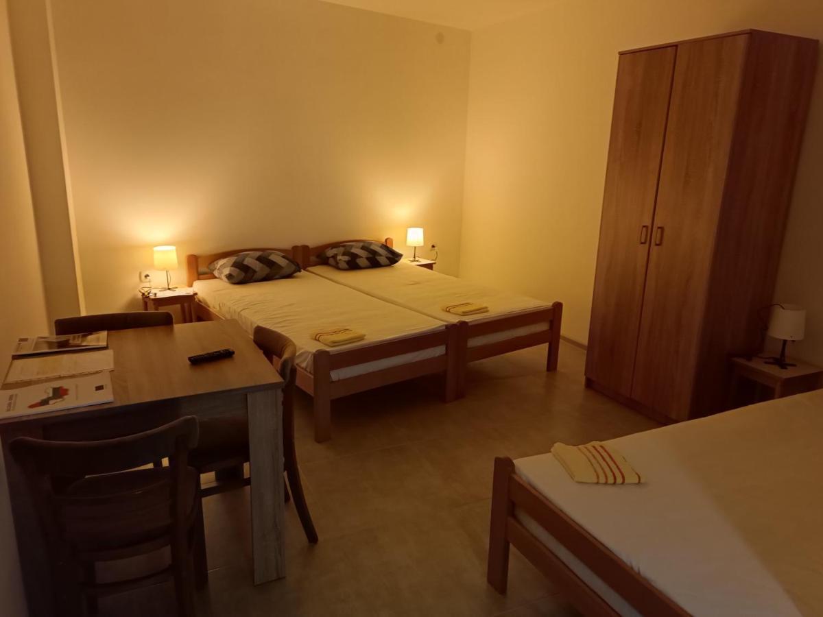 Adamovic Apartment Pirot Bagian luar foto